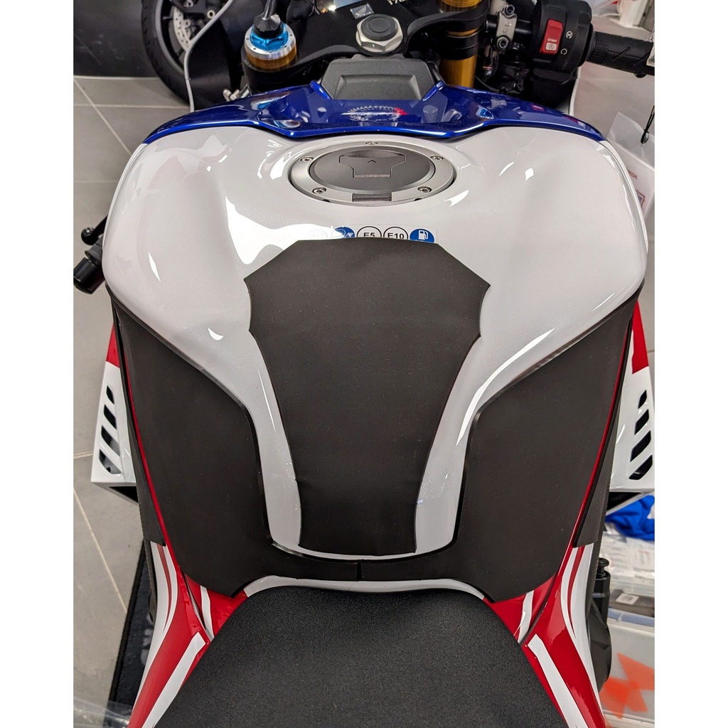[WRAPHON010BL] Eazi-Grip PRO Wrap-Around Tank Grip for Honda CBR1000RR Fireblade (Black) - image 2