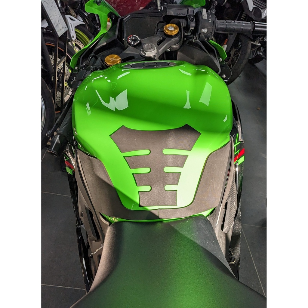 [WRAPKAW008-001] Eazi-Grip Silicone Wrap-Around Tank Grip for Kawasaki Ninja ZX-4R - image 2