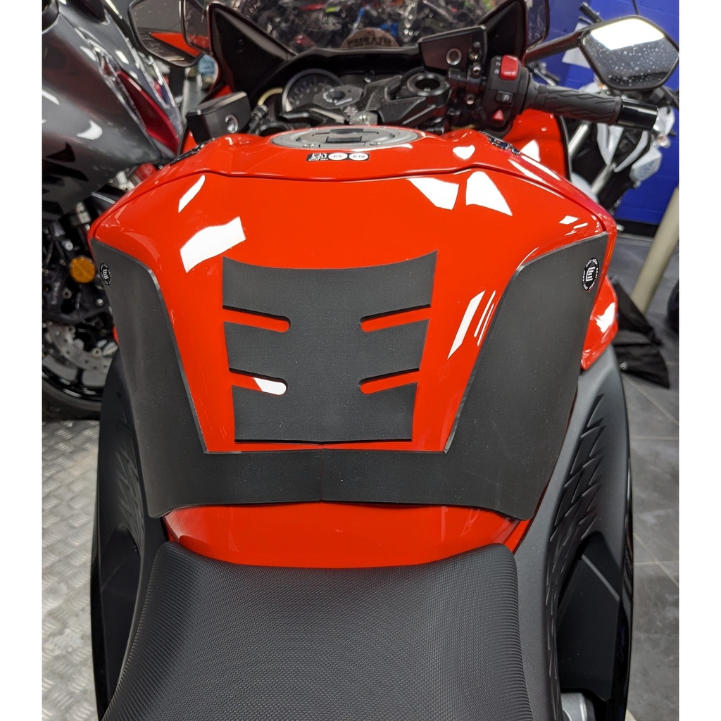 [WRAPSUZ005BL] Eazi-Grip PRO Wrap-Around Tank Grip for Suzuki Hayabusa Gen III (Black) - image 2