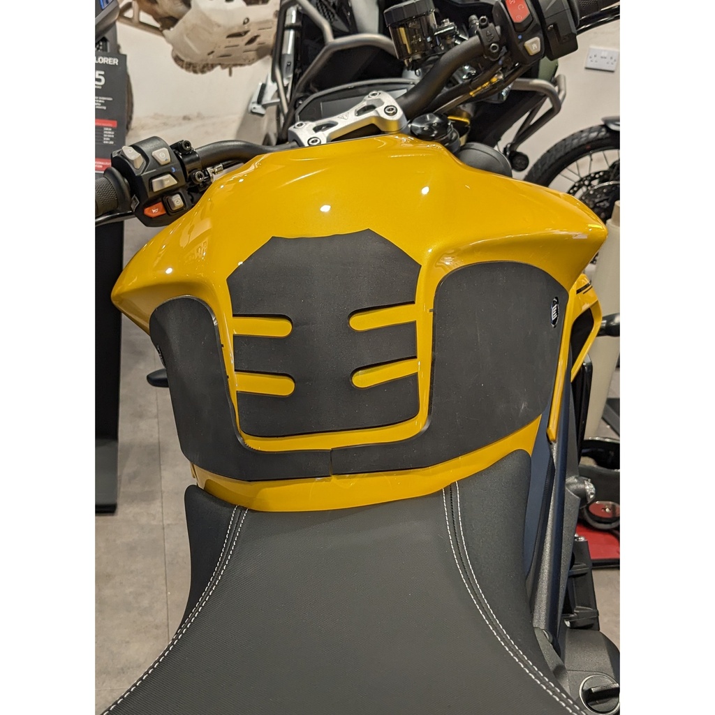 [WRAPTRI003] Eazi-Grip Silicone Wrap-Around Tank Grip for Triumph Street Triple 675 - image 2