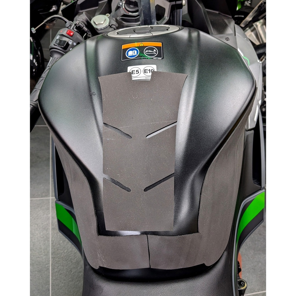 [WRAPKAW009-001] Eazi-Grip Silicone Wrap-Around Tank Grip for Kawasaki Ninja 500 - image 2