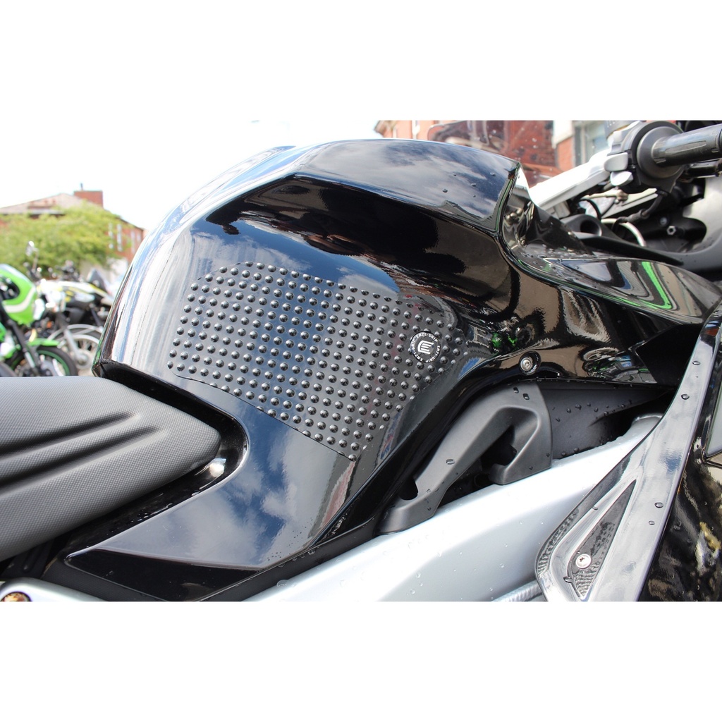 [EVO100BL] Eazi-Grip EVO Tank Grips for BMW K1200S and K1300S (Black) - image 1