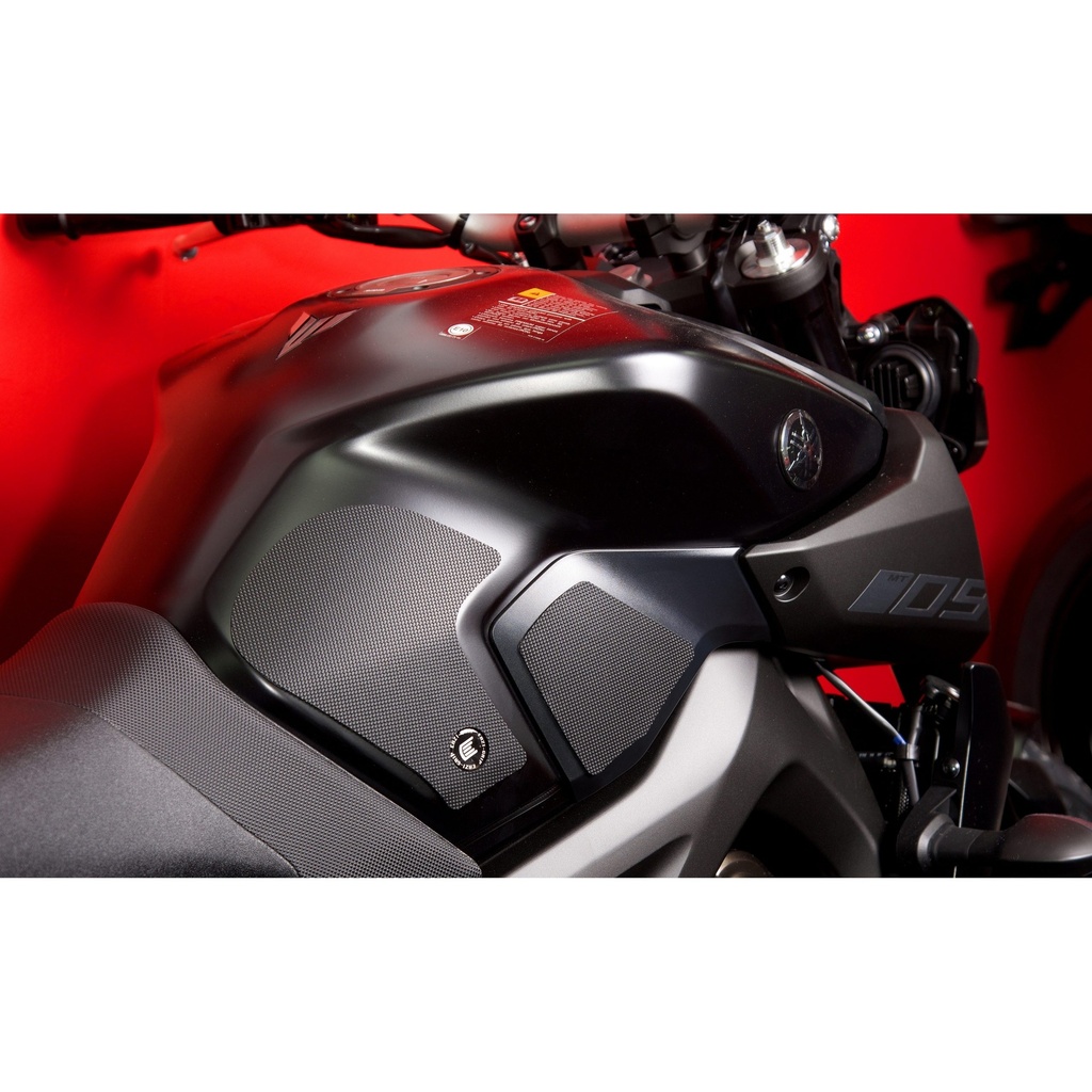 [EVO915BL] Eazi-Grip EVO Tank Grips for Yamaha MT-09 2014 - 2020, clear or black (Black) - image 1