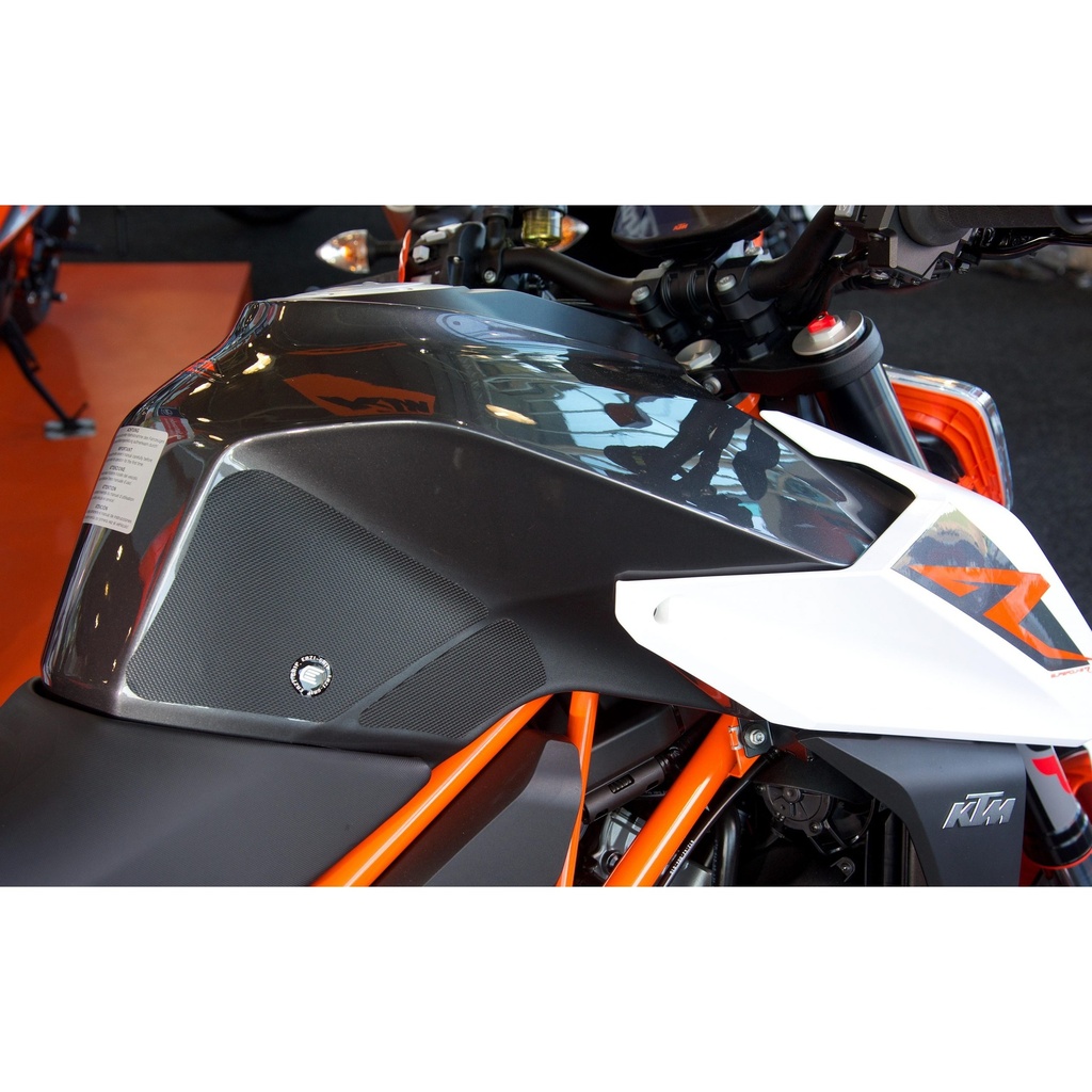 [PRO507BL] Eazi-Grip PRO Tank Grips for KTM 1290 Super Duke R 2014 - 2016, clear or black (Black) - image 1
