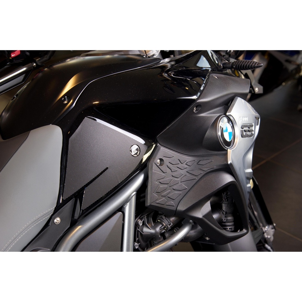 [PRO111BL] Eazi-Grip PRO Tank Grips for BMW F800GS, clear or black (Black) - image 1