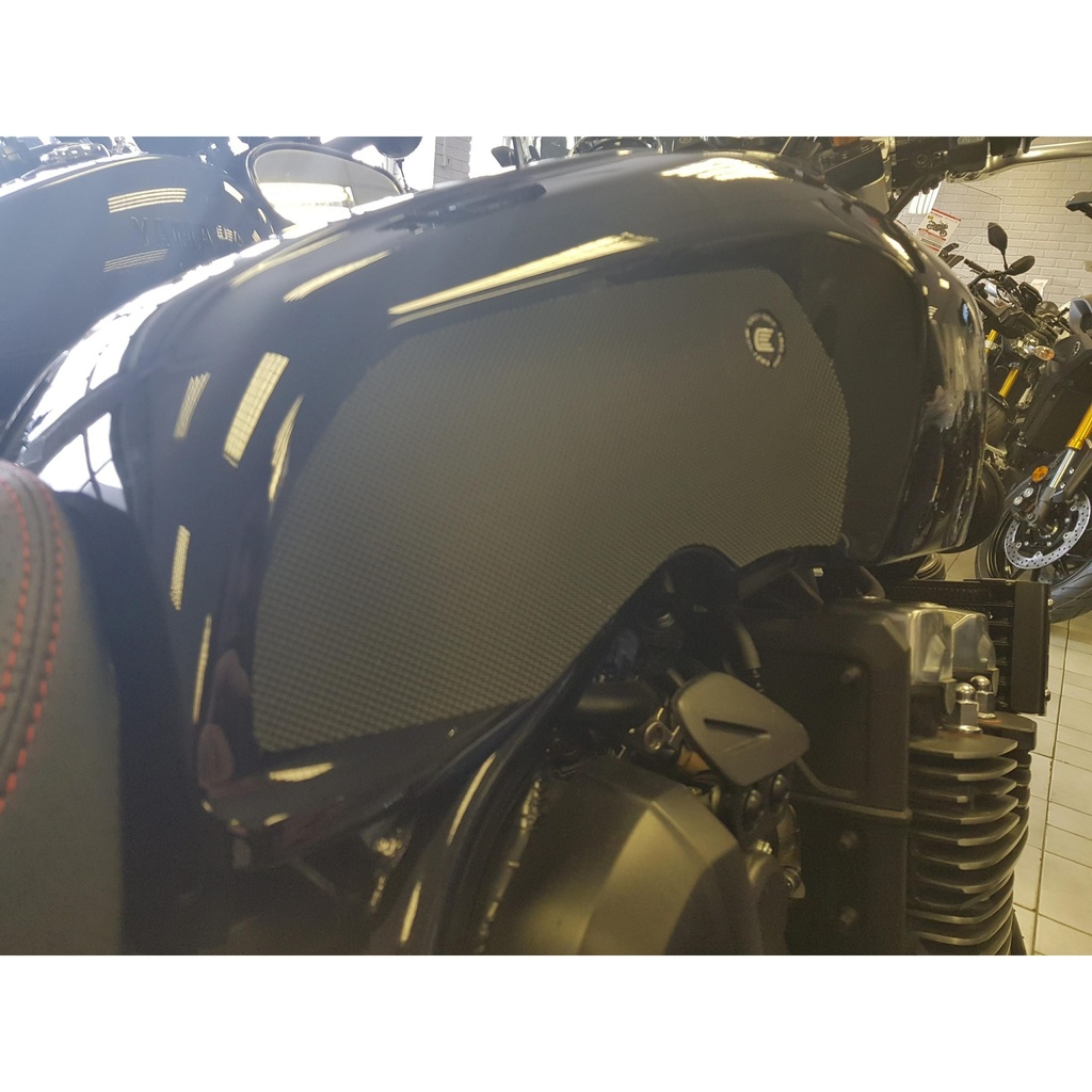 [SIL926BL] Eazi-Grip Silicone Tank Grips for Yamaha XJR1300 2015 - 2017 - image 1