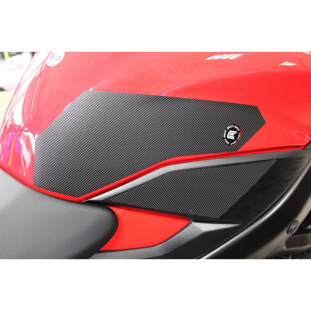 [SIL730BL] Eazi-Grip Silicone Tank Grips for Suzuki GSX-S750 - image 1