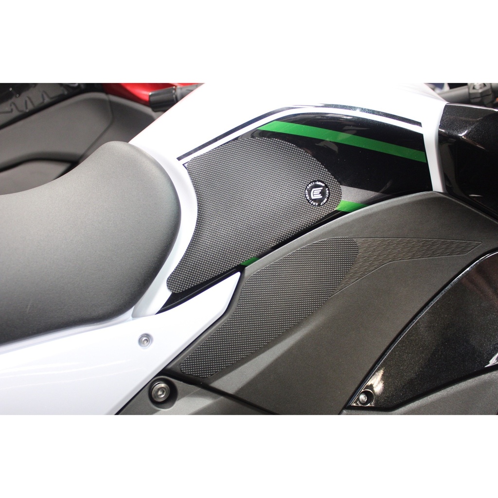 [SCTP435] Eazi-Grip PPF Tank Grips for Kawasaki Versys 1000 1100 - image 1