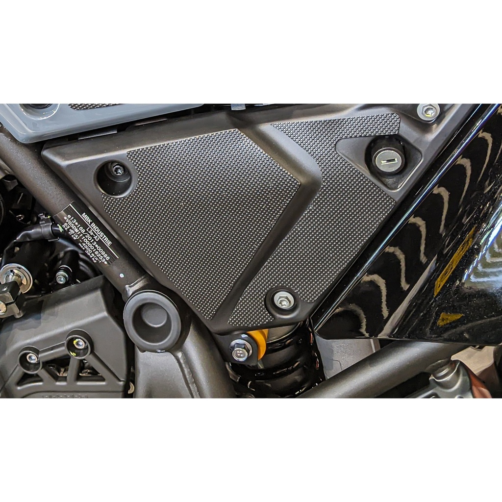 [EVO950BL] Eazi-Grip EVO Tank Grips Off-Road for Yamaha Tenere 700 World Raid, clear or black (Black) - image 2