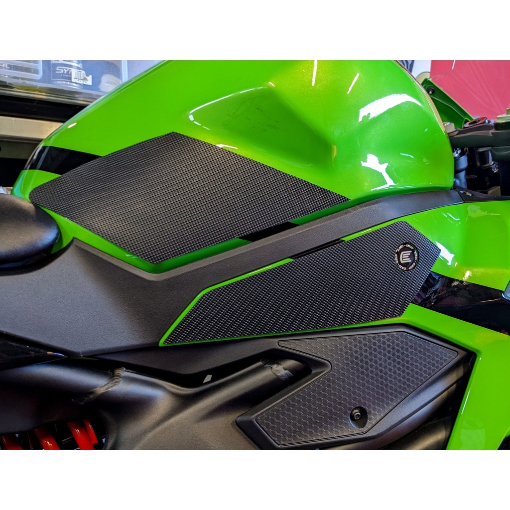 [PRO443BL] Eazi-Grip PRO Tank Grips for Kawasaki ZX-4R RR 2023, clear or black (Black) - image 1