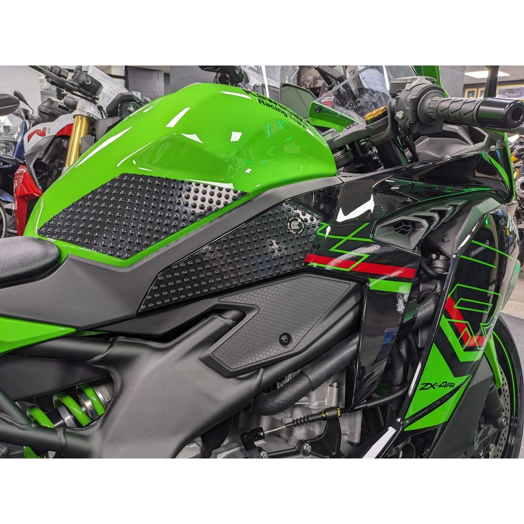 [SIL443BL] Eazi-Grip Silicone Tank Grips for Kawasaki ZX-4R RR 2023 - image 3