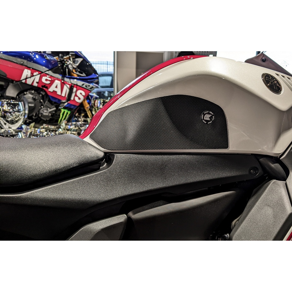 [SIL945BL] Eazi-Grip Silicone Tank Grips for Yamaha YZF-R7 - image 1